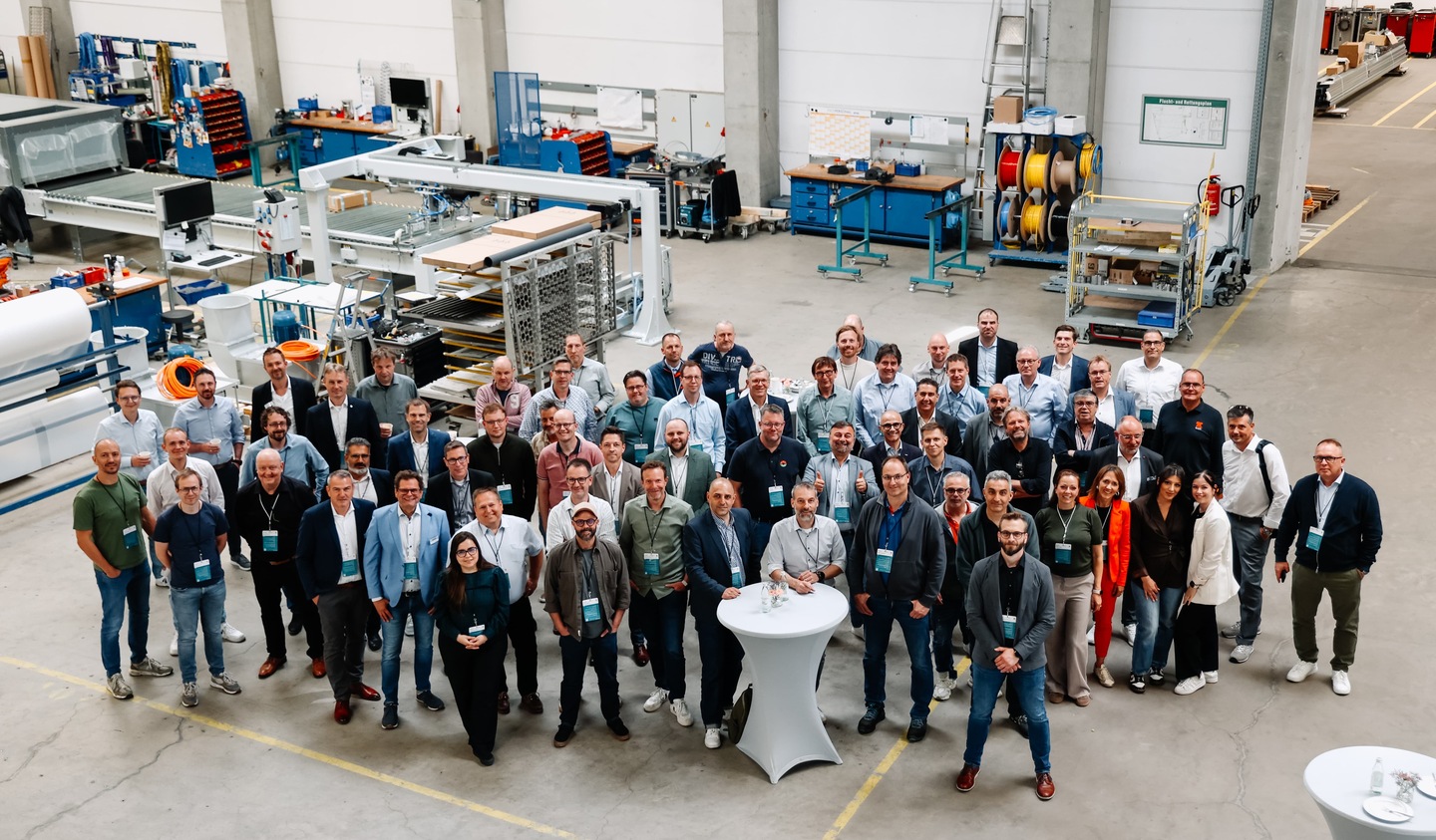Open House 2026 - Walzlackieren live - Gruppenfoto.jpeg